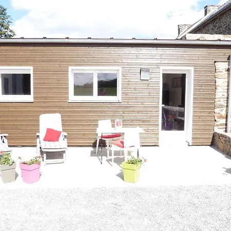 Cottages De La Ville Daniou Langrolay Room photo